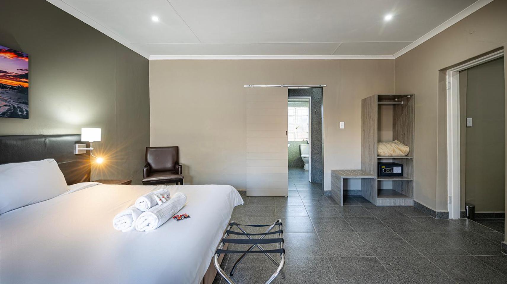 Calvinia Hotel Kültér fotó