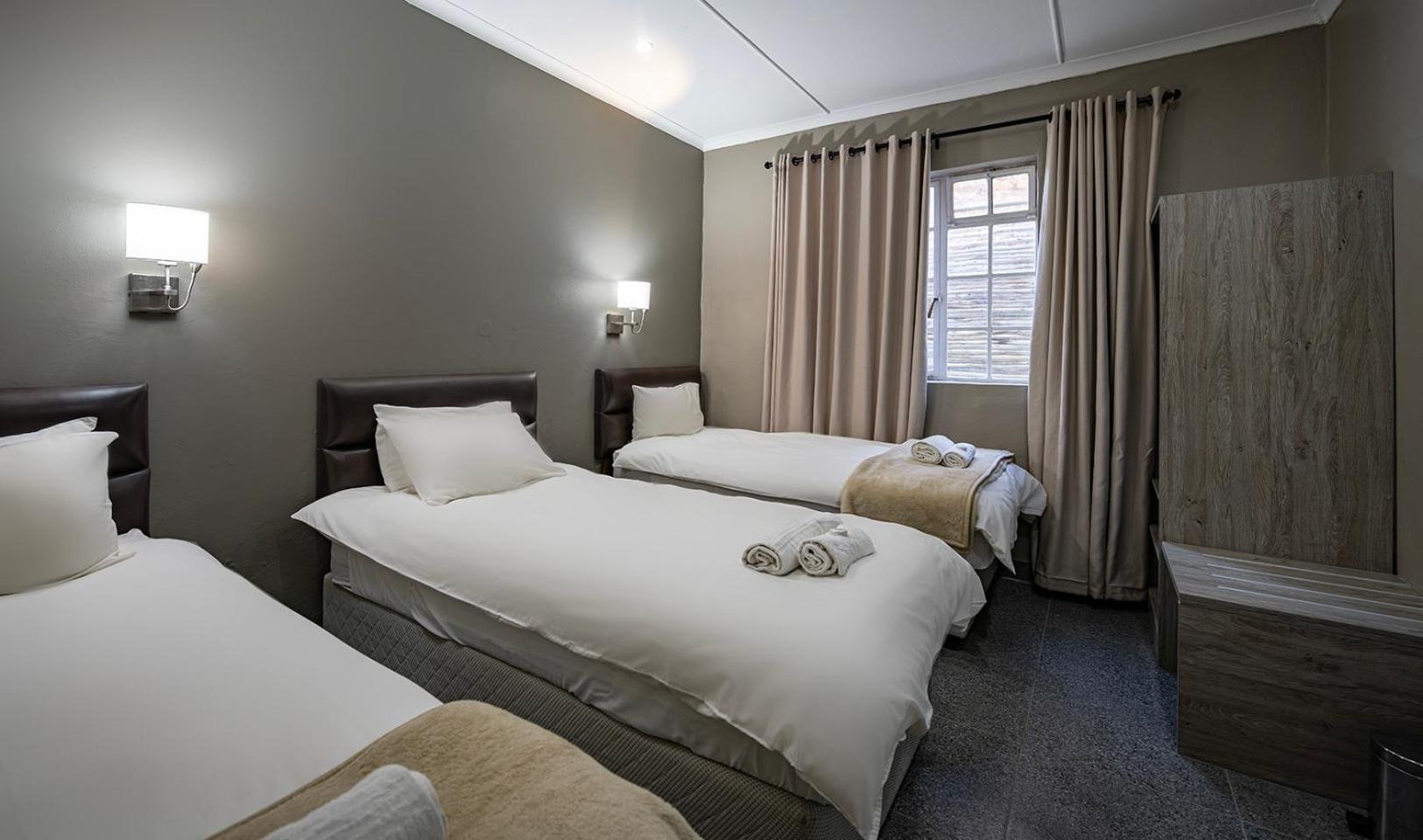 Calvinia Hotel Kültér fotó
